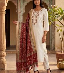 Women Embroidered Regular Thread Work Kurta with Trousers & With Dupatta