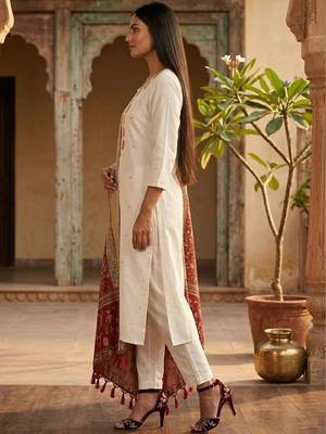 Women Embroidered Regular Thread Work Kurta with Trousers & With Dupatta 2