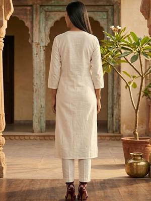 Women Embroidered Regular Thread Work Kurta with Trousers & With Dupatta 3