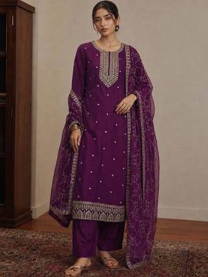 Women Ethnic Motifs Embroidered Kurta with Trousers & Dupatta 1