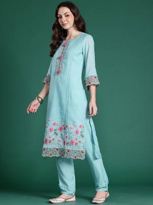 Floral Embroidered Linen Kurta with Trousers & Dupatta 5