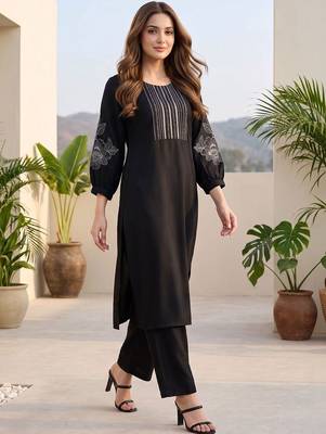 Women Ethnic Motifs Embroidered Regular Thread Work Kurta with Trousers 1