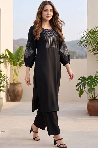 Women Ethnic Motifs Embroidered Regular Thread Work Kurta with Trousers