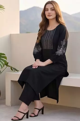 Women Ethnic Motifs Embroidered Regular Thread Work Kurta with Trousers