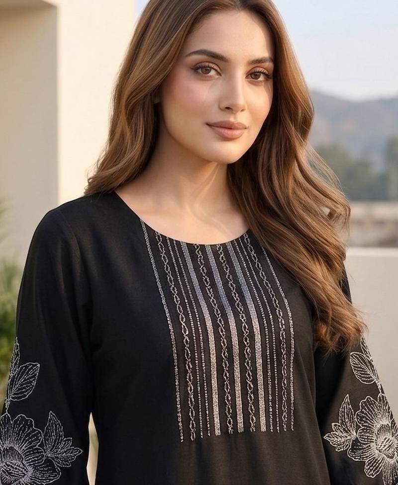 Women Ethnic Motifs Embroidered Regular Thread Work Kurta with Trousers