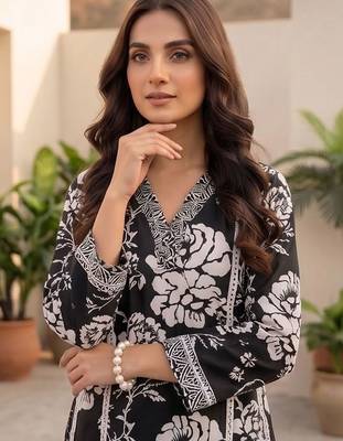 Women Floral Printed Regular Thread Work Pure Cotton Kurta with Trousers 2