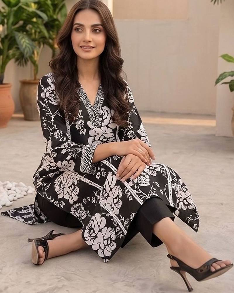 Women Floral Printed Regular Thread Work Pure Cotton Kurta with Trousers