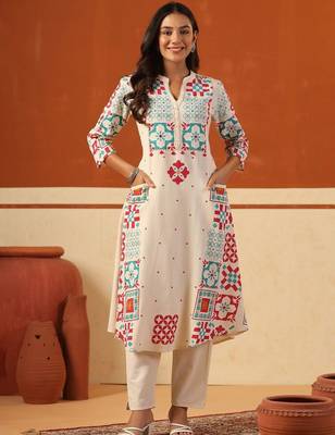 Women Printed Regular Thread Work Kurta with Trousers 4