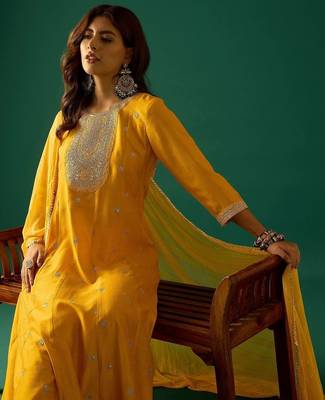 Women Ethnic Motifs Embroidered Panelled Kurta & Trouser With Dupatta 6