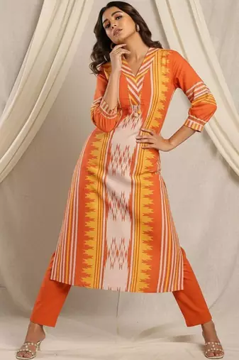 Women Ethnic Motifs Printed Regular Pure Cotton Kurta with Trousers