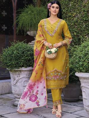Women Floral Embroidered Regular Thread Work Pure Cotton Kurta with Trousers & With Dupatta 2