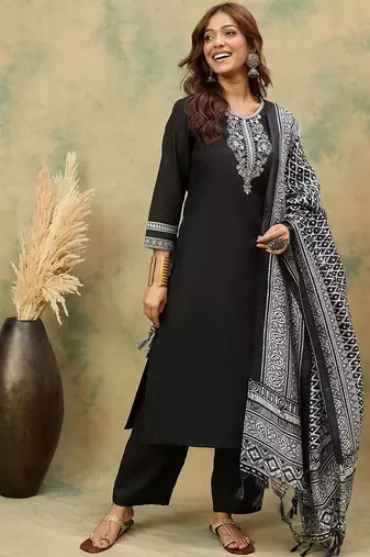 Floral Yoke Design Thread Work Straight Kurta With Trousers & Dupatta