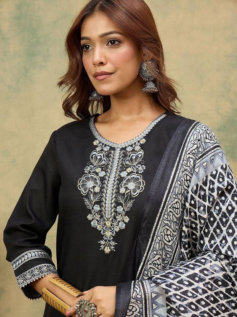 Floral Yoke Design Thread Work Straight Kurta With Trousers & Dupatta