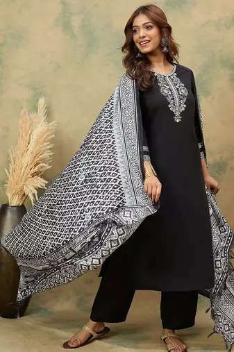 Floral Yoke Design Thread Work Straight Kurta With Trousers & Dupatta