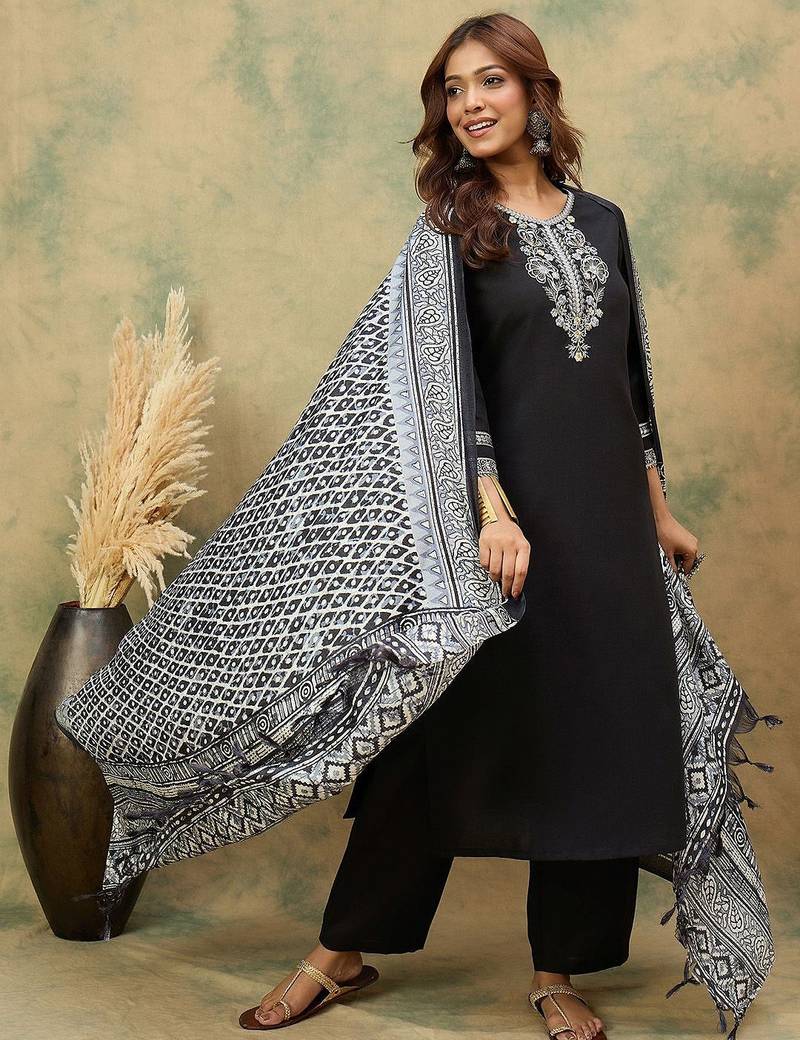 Floral Yoke Design Thread Work Straight Kurta With Trousers & Dupatta