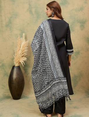 Floral Yoke Design Thread Work Straight Kurta With Trousers & Dupatta 6