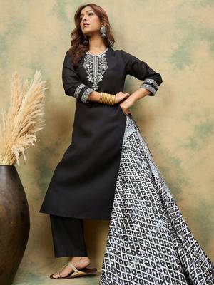 Floral Yoke Design Thread Work Straight Kurta With Trousers & Dupatta 7