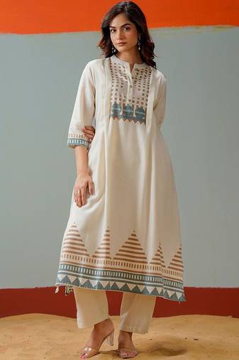 Women Printed Regular Kurta with Trousers & With Dupatta