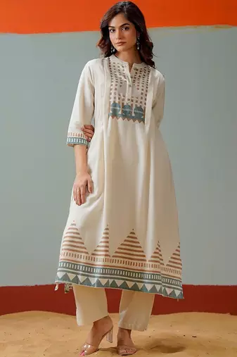Women Printed Regular Kurta with Trousers & With Dupatta