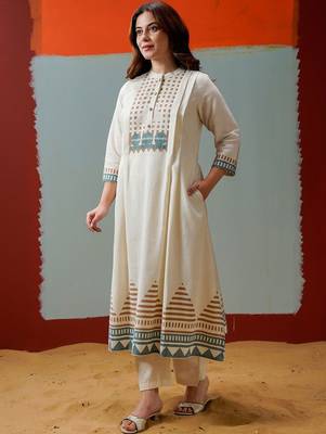 Women Printed Regular Kurta with Trousers & With Dupatta 3