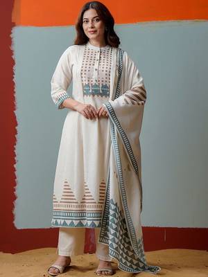 Women Printed Regular Kurta with Trousers & With Dupatta 5