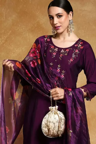 Women Floral Embroidered Regular Kurta with Trousers & With Dupatta