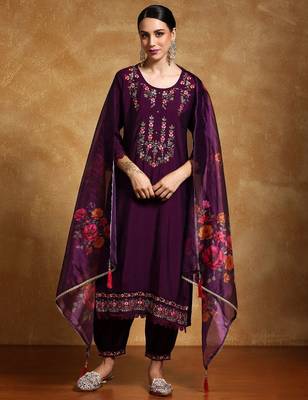 Women Floral Embroidered Regular Kurta with Trousers & With Dupatta 1