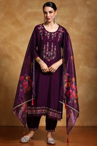 Women Floral Embroidered Regular Kurta with Trousers & With Dupatta