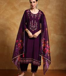 Women Floral Embroidered Regular Kurta with Trousers & With Dupatta