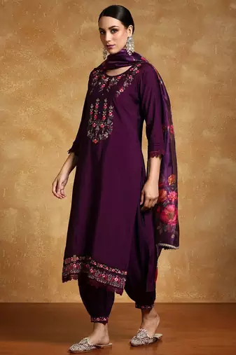 Women Floral Embroidered Regular Kurta with Trousers & With Dupatta