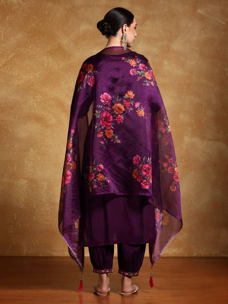 Women Floral Embroidered Regular Kurta with Trousers & With Dupatta
