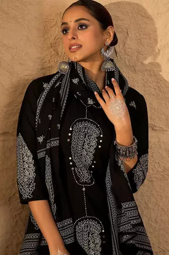 Women Printed Pure Cotton Kurta with Trousers & Dupatta