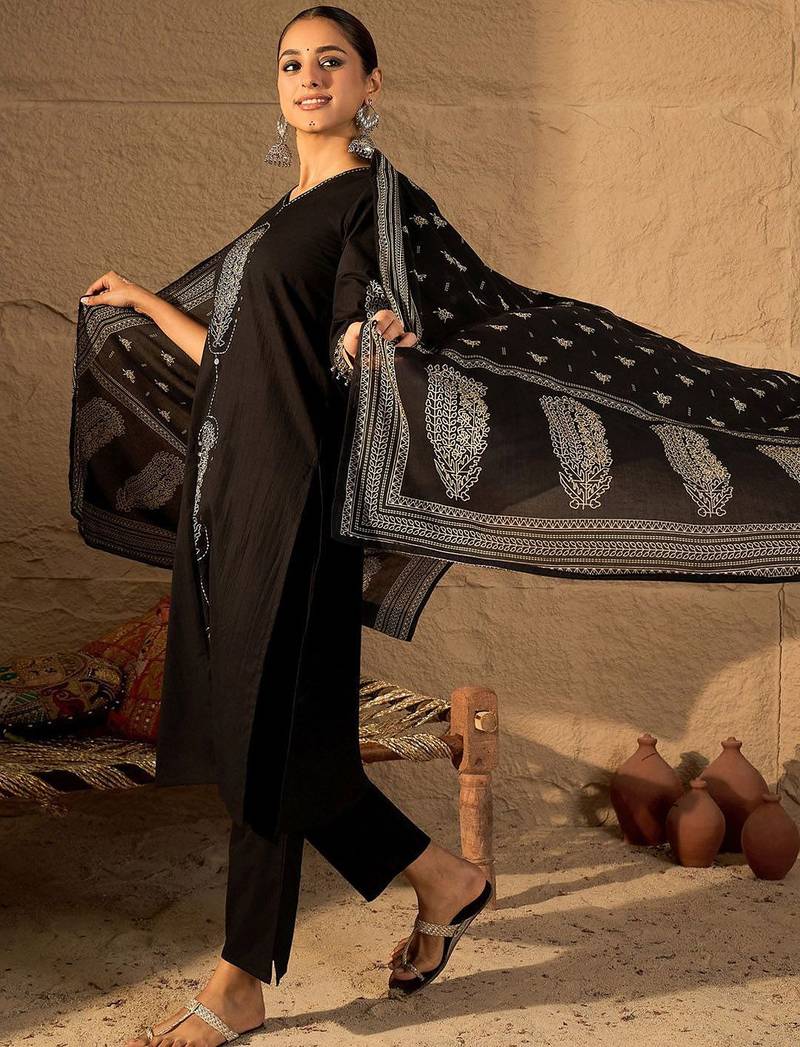 Women Printed Pure Cotton Kurta with Trousers & Dupatta