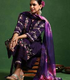 Women Floral Embroidered Regular Thread Work  Cotton Kurta with Trousers & With Dupatta