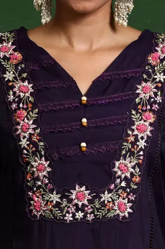 Women Floral Embroidered Regular Thread Work  Cotton Kurta with Trousers & With Dupatta