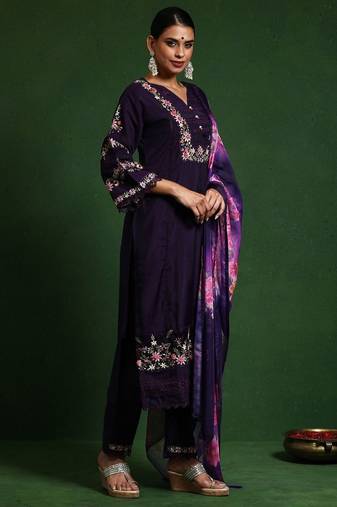 Women Floral Embroidered Regular Thread Work  Cotton Kurta with Trousers & With Dupatta