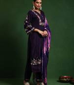 Women Floral Embroidered Regular Thread Work  Cotton Kurta with Trousers & With Dupatta