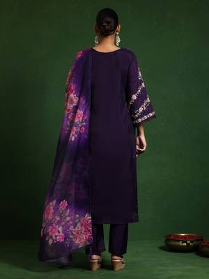 Women Floral Embroidered Regular Thread Work  Cotton Kurta with Trousers & With Dupatta 5