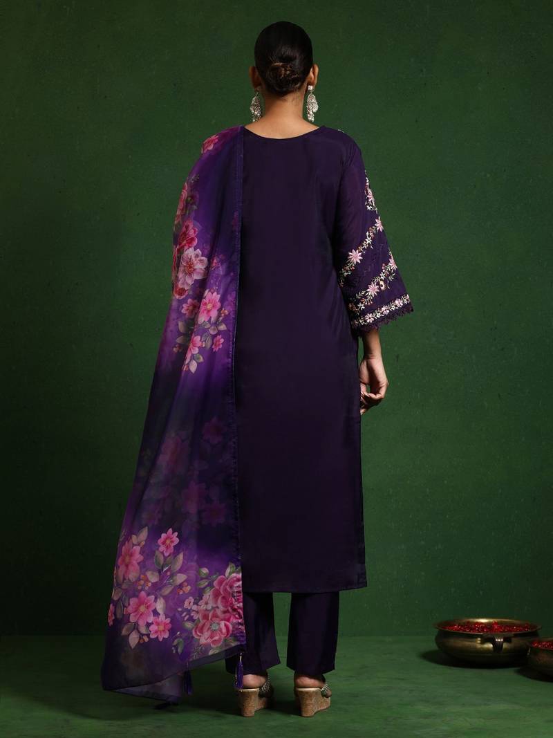 Women Floral Embroidered Regular Thread Work  Cotton Kurta with Trousers & With Dupatta