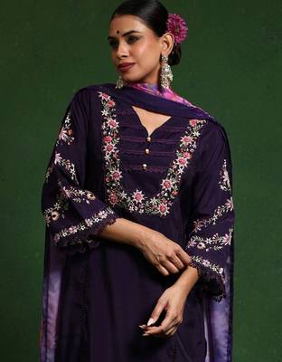 Women Floral Embroidered Regular Thread Work  Cotton Kurta with Trousers & With Dupatta 6