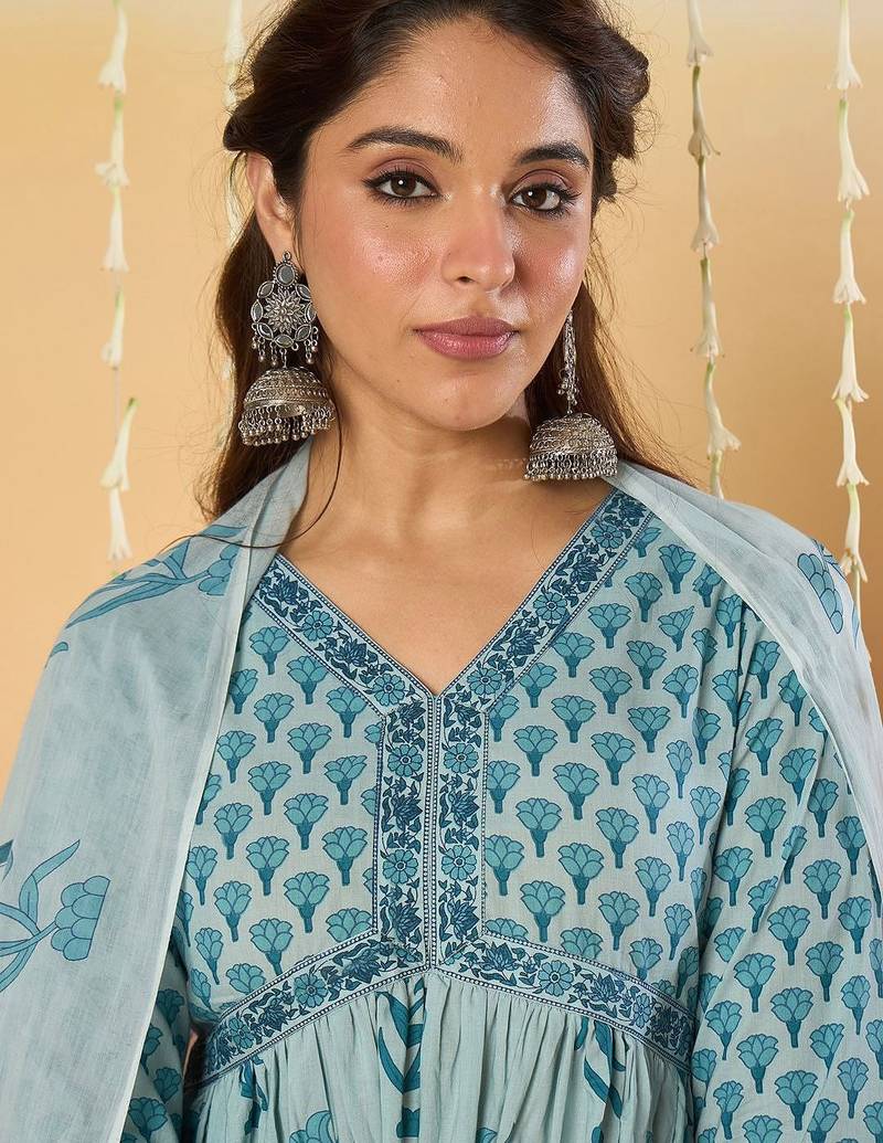 Women Floral Printed Empire  Cotton Kurta with Trousers & With Dupatta