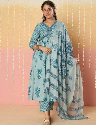 Women Floral Printed Empire  Cotton Kurta with Trousers & With Dupatta 1