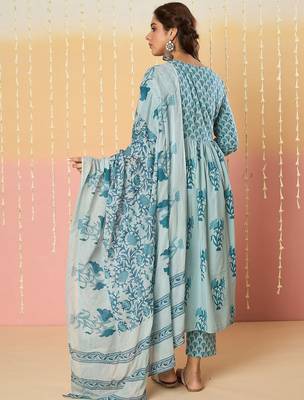 Women Floral Printed Empire  Cotton Kurta with Trousers & With Dupatta 6