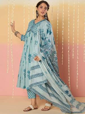 Women Floral Printed Empire  Cotton Kurta with Trousers & With Dupatta 7