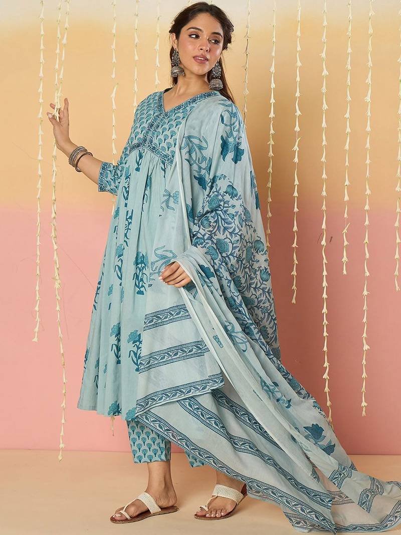 Women Floral Printed Empire  Cotton Kurta with Trousers & With Dupatta