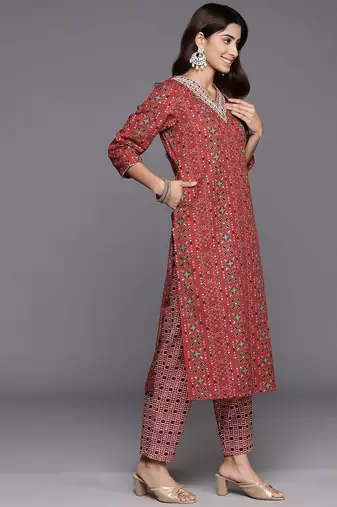 Women Ethnic Motifs Printed Regular Thread Work Kurta with Trousers & With Dupatta
