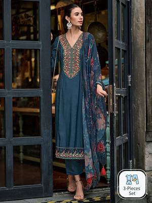Floral Embroidered Panelled Thread Work A-Line Kurta With Trousers & Dupatta 1