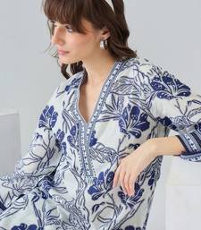 Women Floral Printed Regular  Cotton Kurta with Trousers