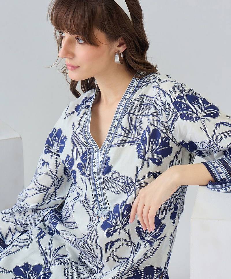 Women Floral Printed Regular  Cotton Kurta with Trousers