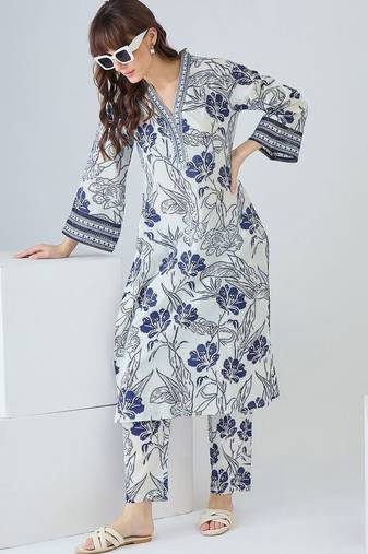 Women Floral Printed Regular  Cotton Kurta with Trousers